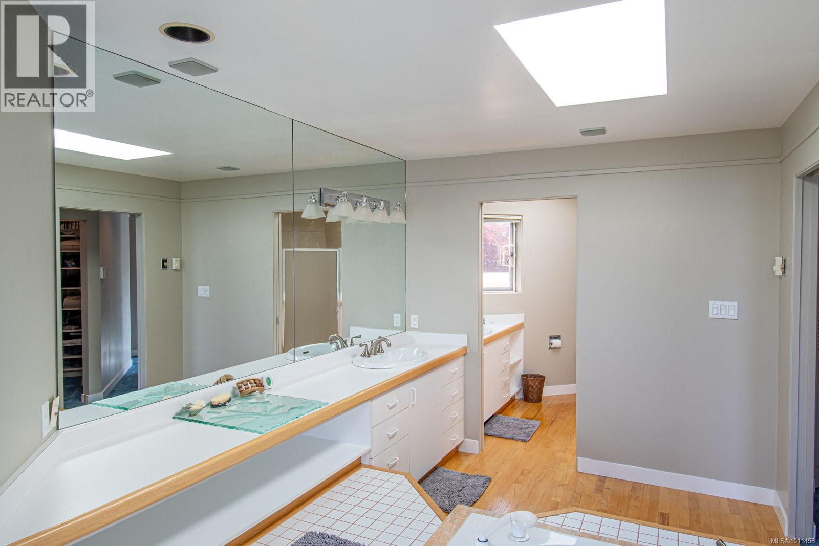 Photo 70 of 5267 Parker Ave, Saanich BC