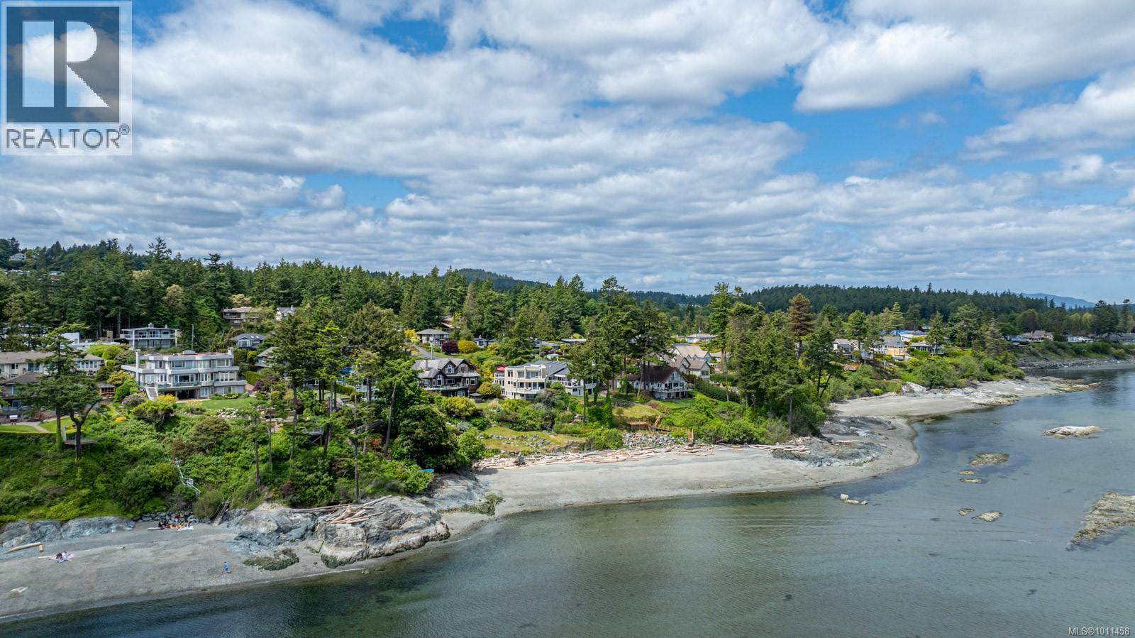 Photo 9 of 5267 Parker Ave, Saanich BC