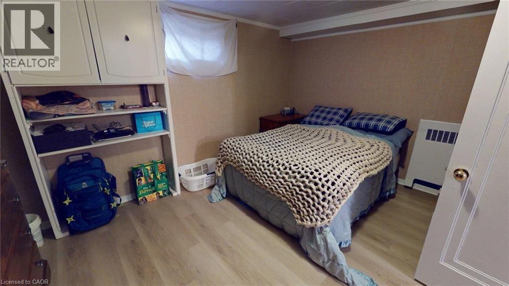Photo 17 of 134 Queensway Drive, Brantford ON