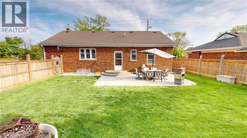Photo 22 of 134 Queensway Drive, Brantford ON