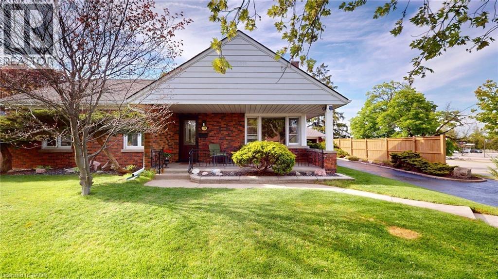 Photo 1 of 134 Queensway Drive, Brantford ON