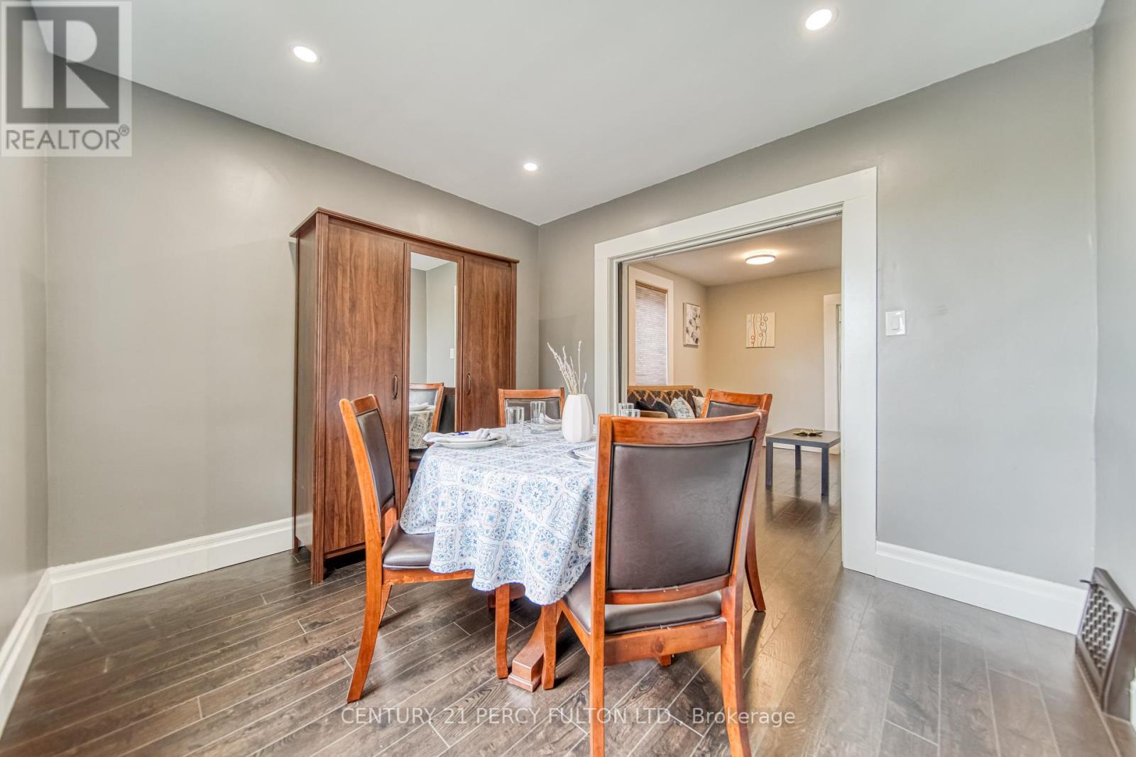 Photo 3 of 180 Bruce Street, Oshawa ON