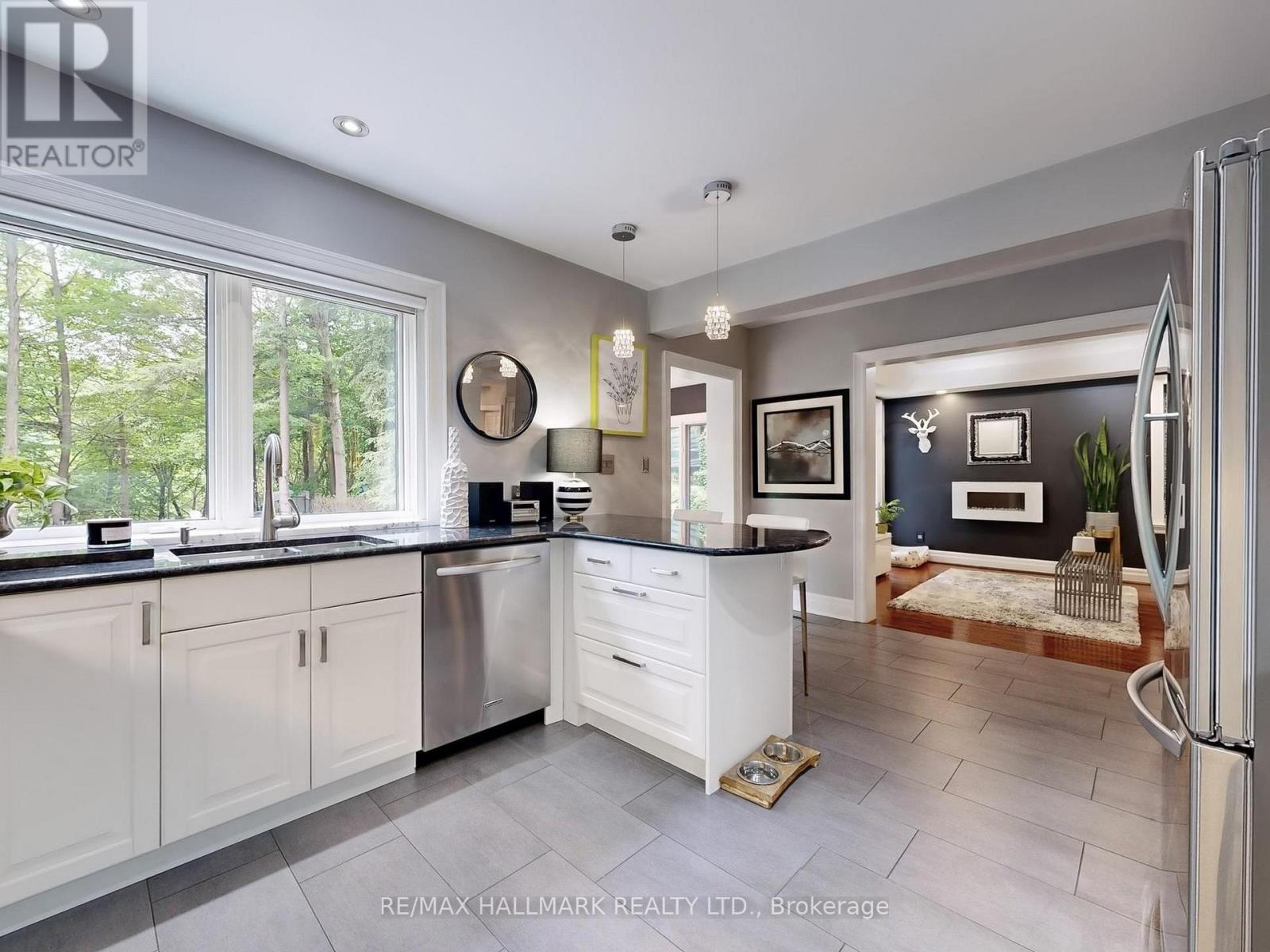 Photo 26 of 30 Larwood Boulevard, Toronto ON