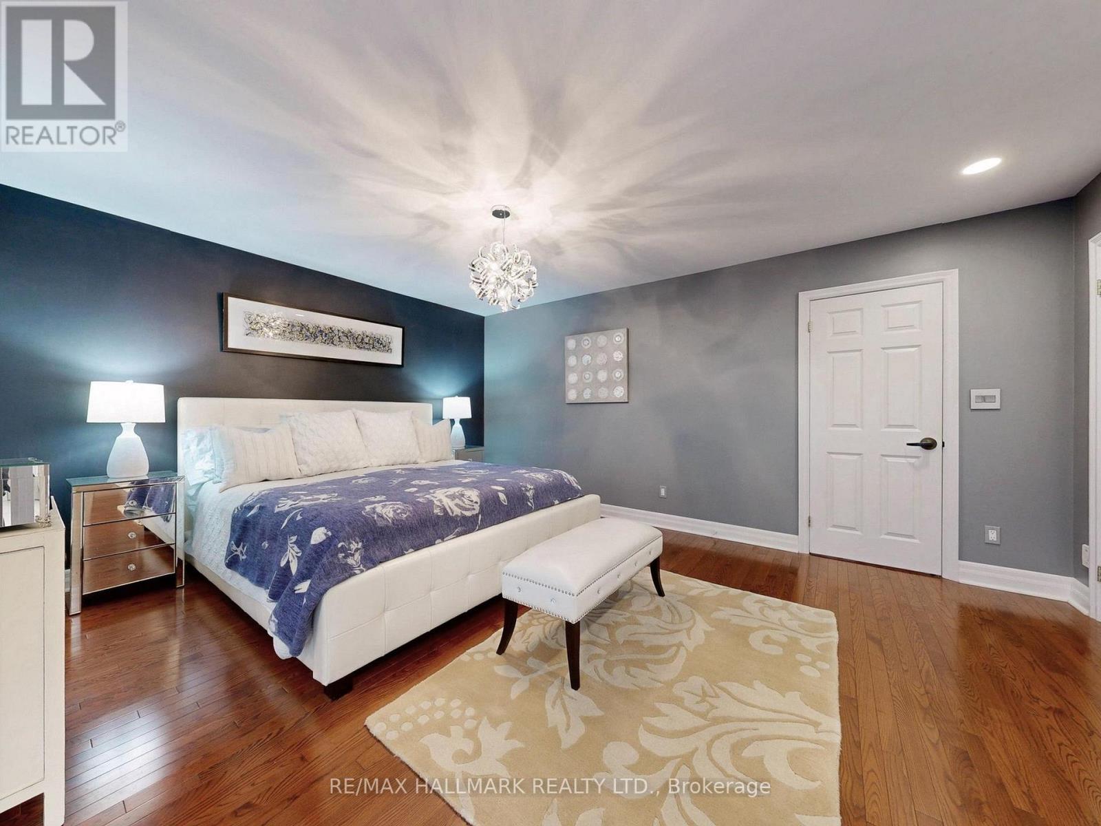 Photo 3 of 30 Larwood Boulevard, Toronto ON