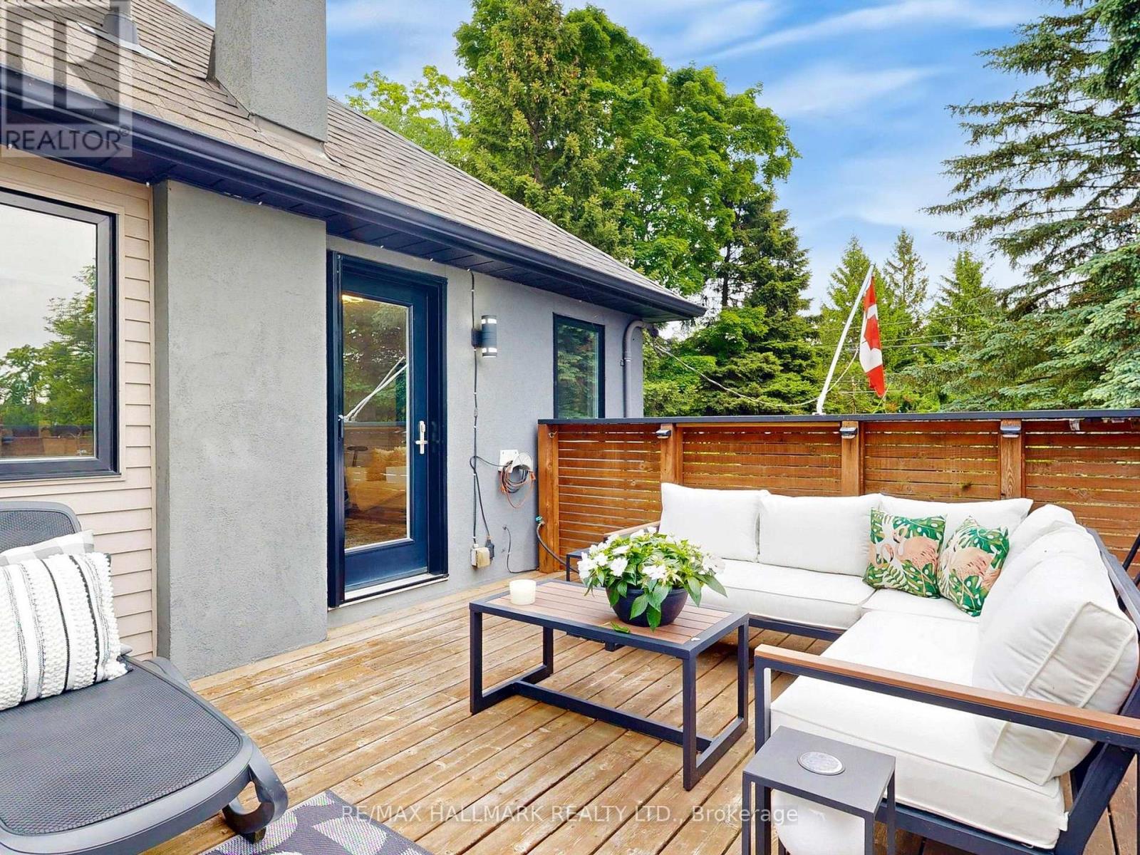 Photo 7 of 30 Larwood Boulevard, Toronto ON