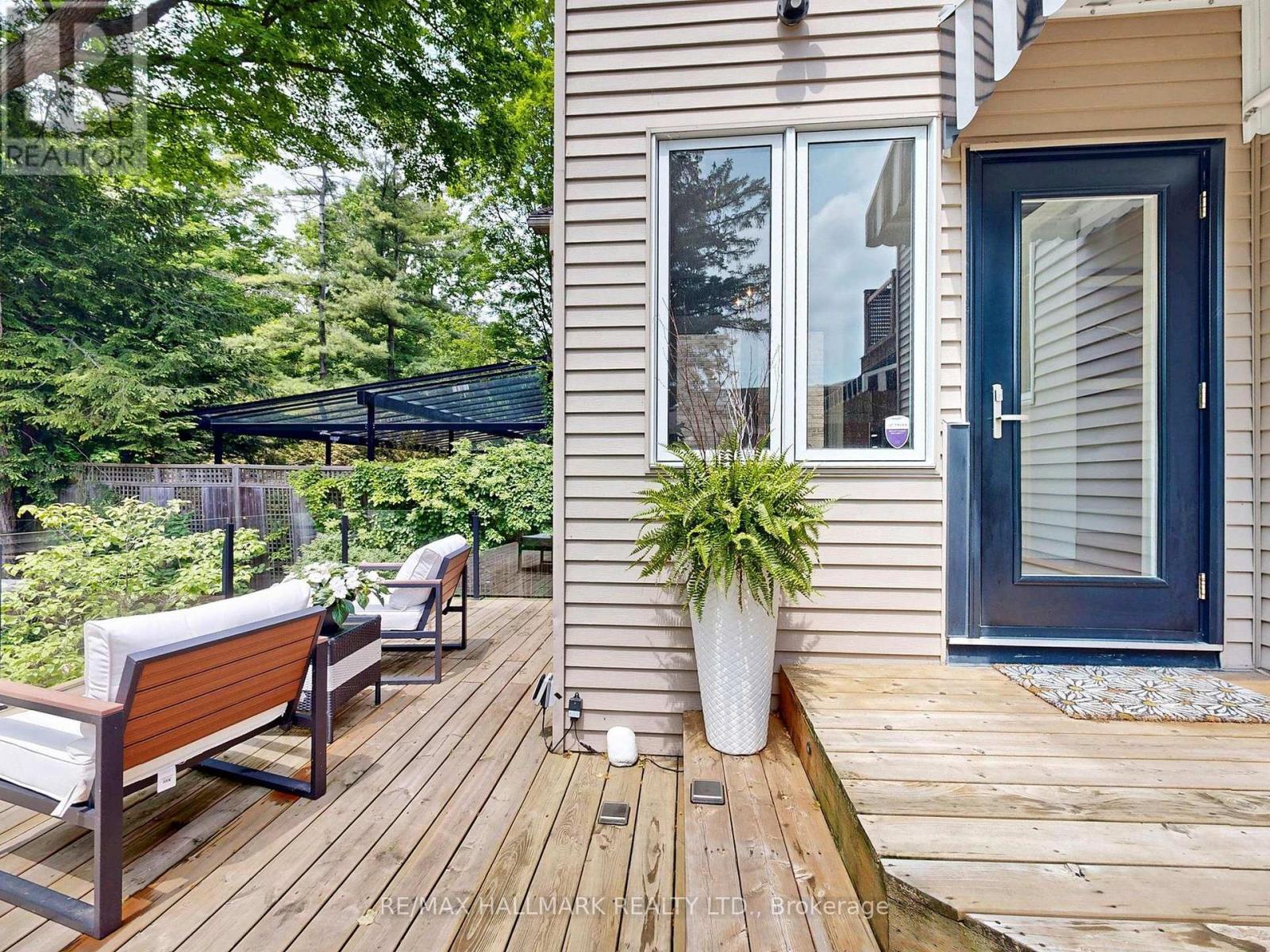 Photo 28 of 30 Larwood Boulevard, Toronto ON
