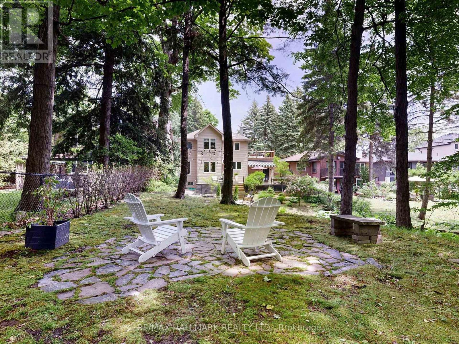 Photo 12 of 30 Larwood Boulevard, Toronto ON