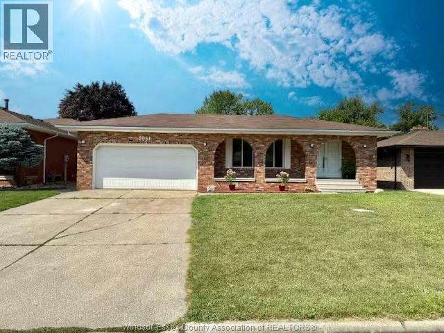 Photo 40 of 2951 St Clair Avenue, Windsor ON