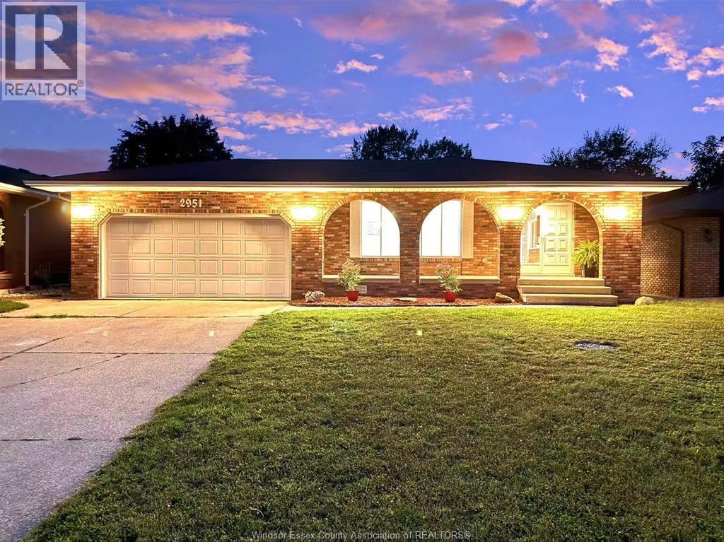 Photo 2 of 2951 St Clair Avenue, Windsor ON