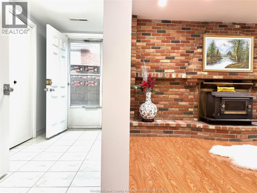Photo 34 of 2951 St Clair Avenue, Windsor ON