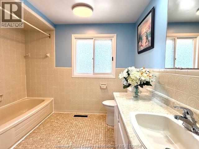 Photo 23 of 2951 St Clair Avenue, Windsor ON
