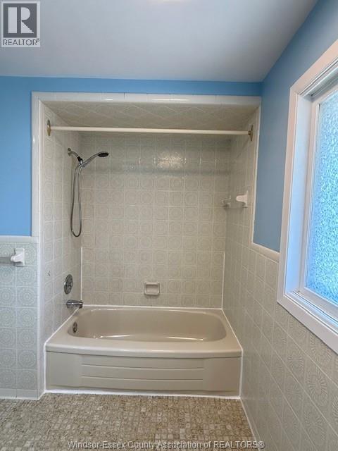 Photo 24 of 2951 St Clair Avenue, Windsor ON