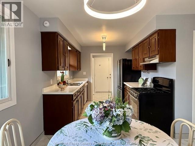 Photo 15 of 2951 St Clair Avenue, Windsor ON
