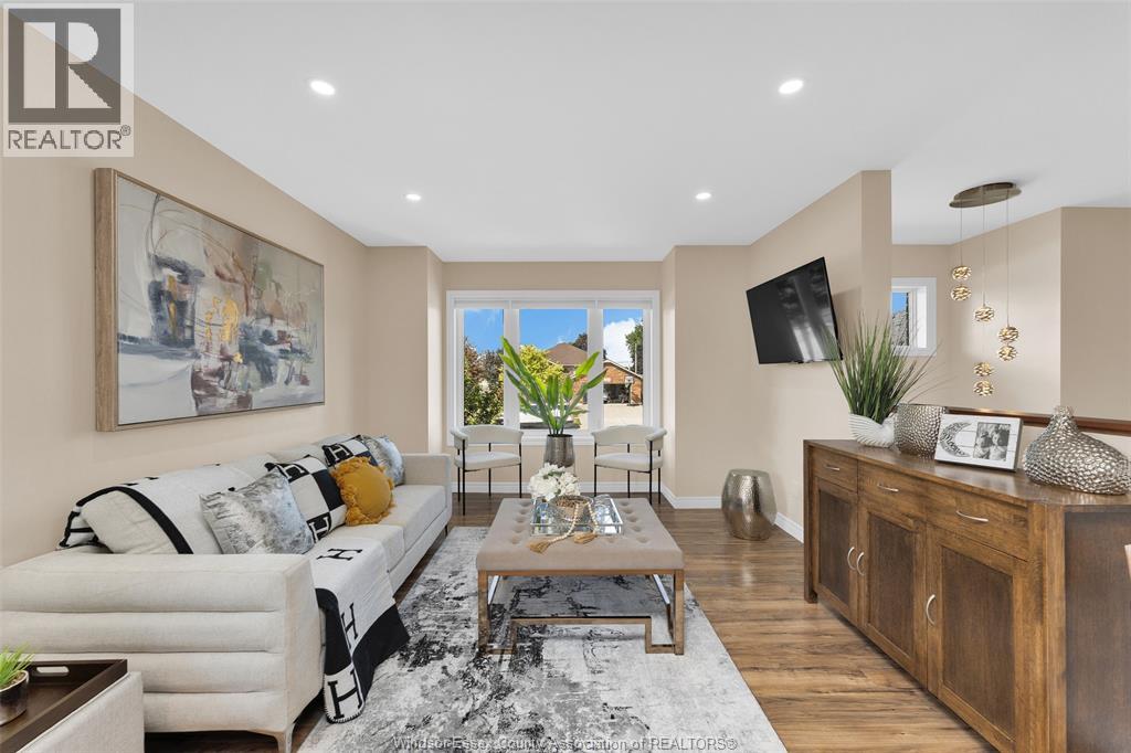 Photo 10 of 300 Jolly Avenue, Lasalle ON