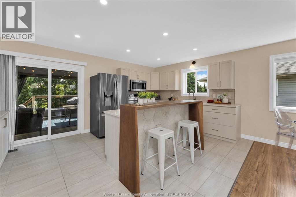 Photo 11 of 300 Jolly Avenue, Lasalle ON
