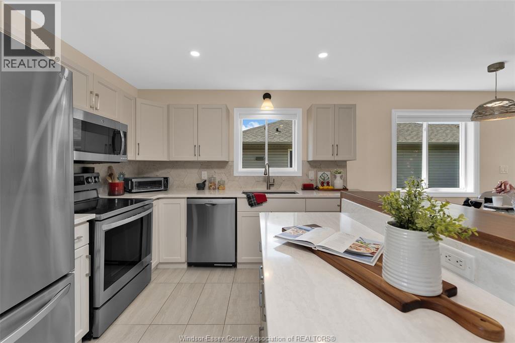 Photo 13 of 300 Jolly Avenue, Lasalle ON