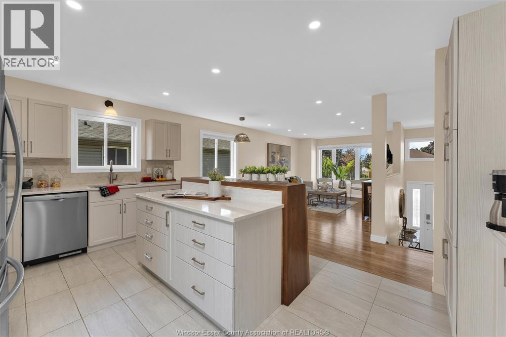 Photo 15 of 300 Jolly Avenue, Lasalle ON