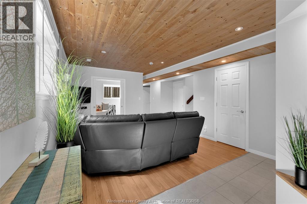 Photo 23 of 300 Jolly Avenue, Lasalle ON