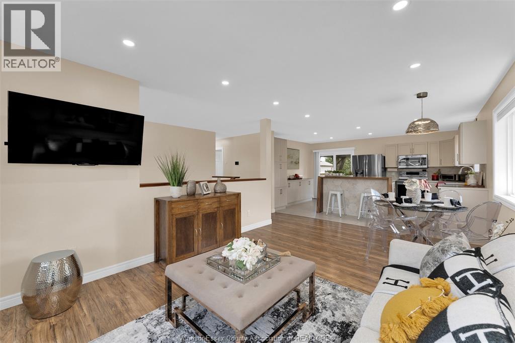 Photo 8 of 300 Jolly Avenue, Lasalle ON