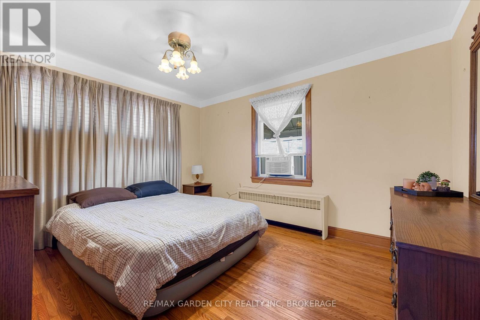 Photo 17 of 605 Bunting Road, St Catharines ON