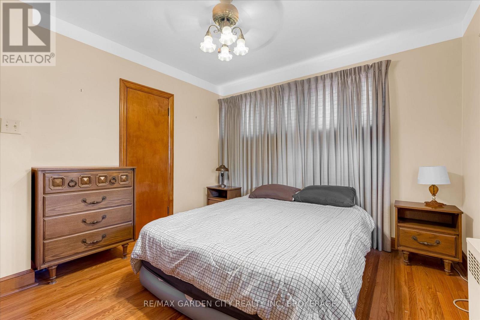 Photo 11 of 605 Bunting Road, St Catharines ON