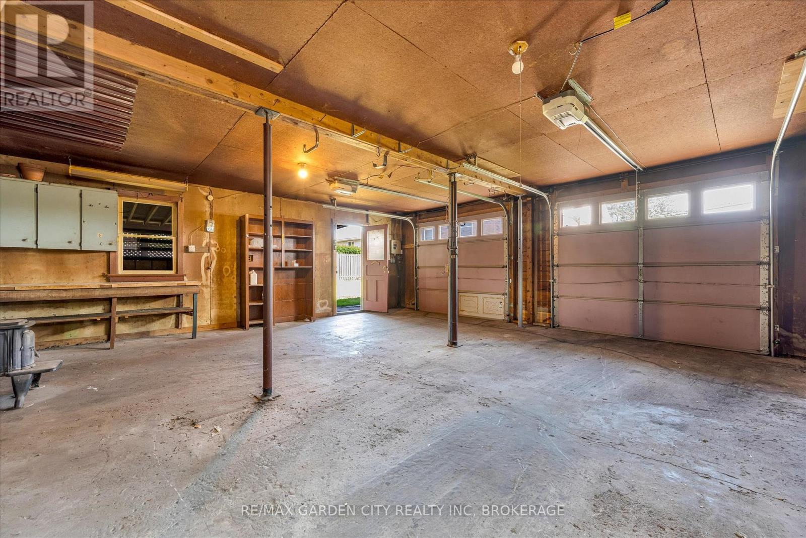 Photo 24 of 605 Bunting Road, St Catharines ON