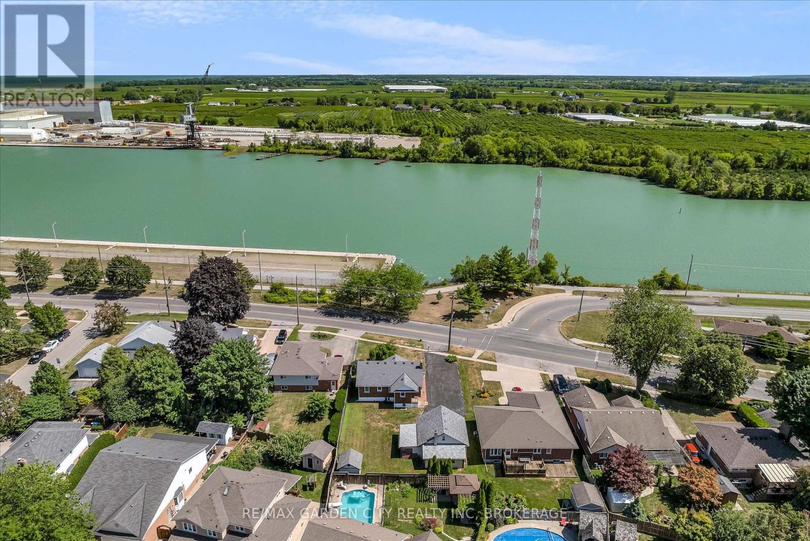 Photo 35 of 605 Bunting Road, St Catharines ON