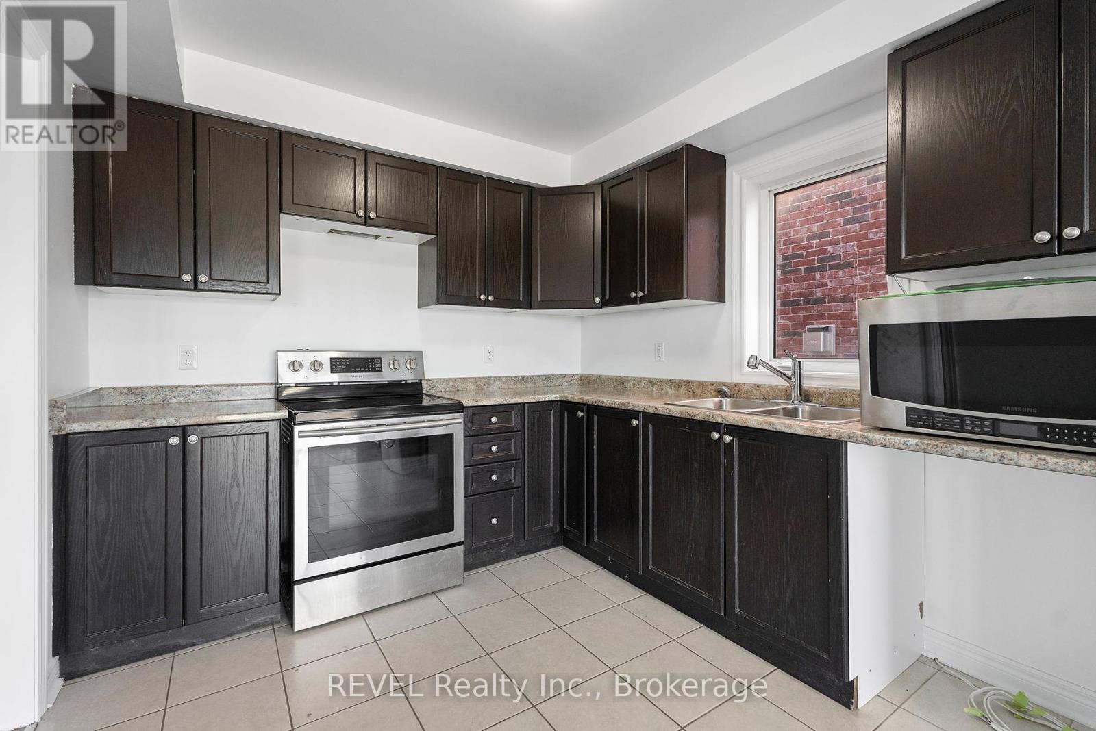 Photo 3 of 4 Keith Crescent, Niagaraonthelake ON