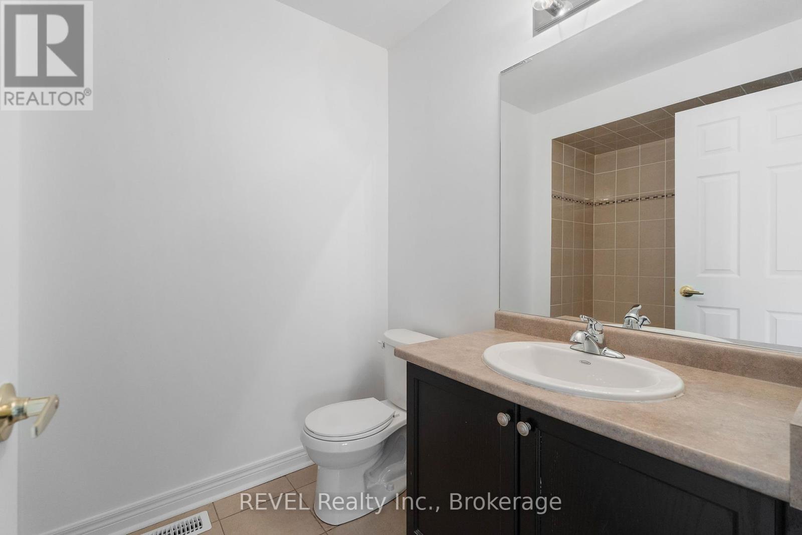 Photo 10 of 4 Keith Crescent, Niagaraonthelake ON