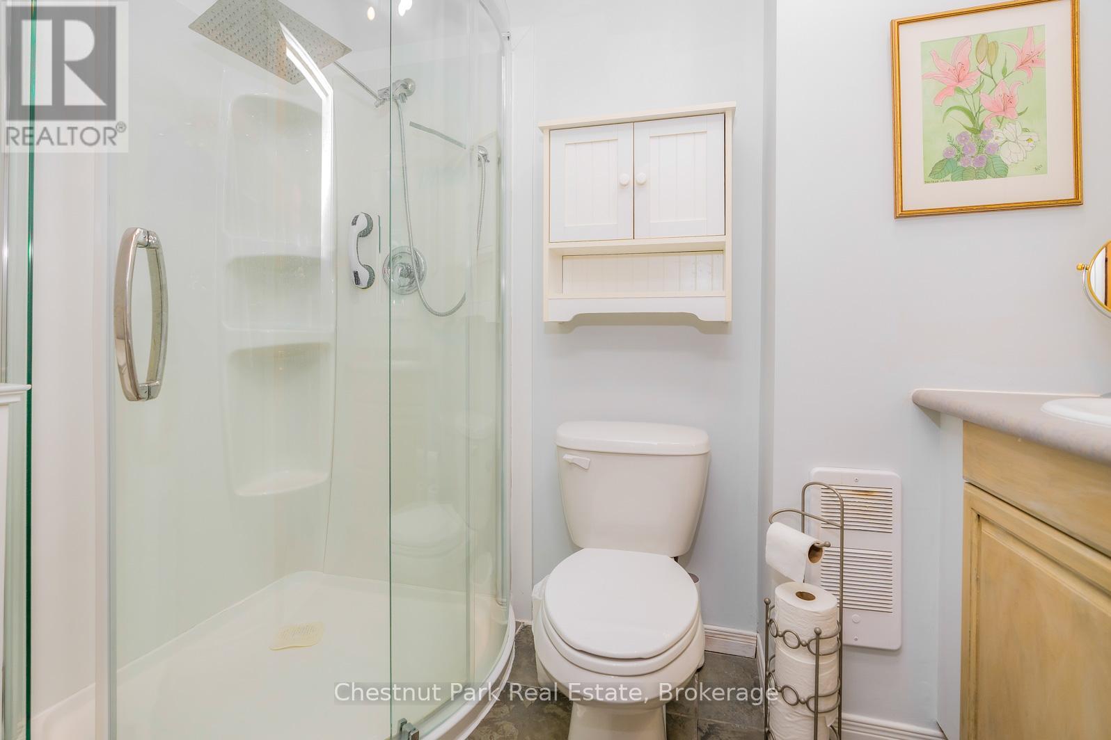Photo 13 of 197 Escarpment Crescent, Collingwood ON