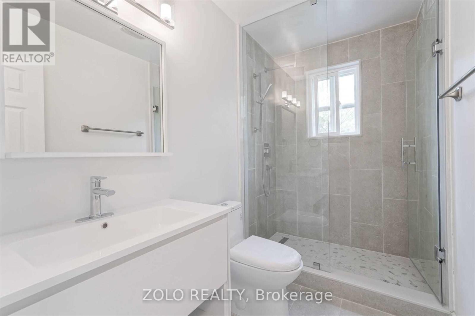 Photo 29 of 525 Lynett Crescent, Richmond Hill ON