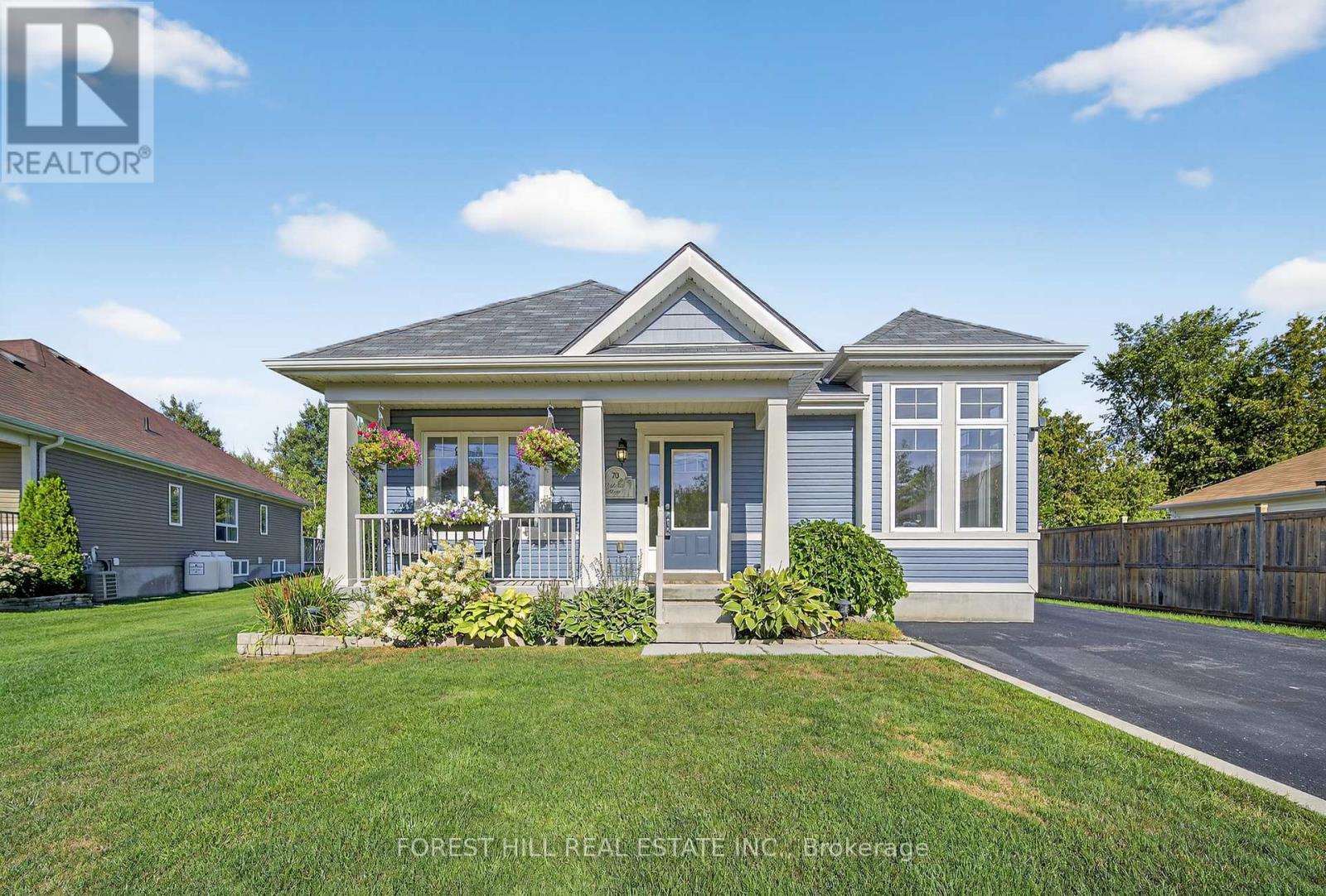 Photo 1 of 70 Robert Street S, Wasaga Beach ON