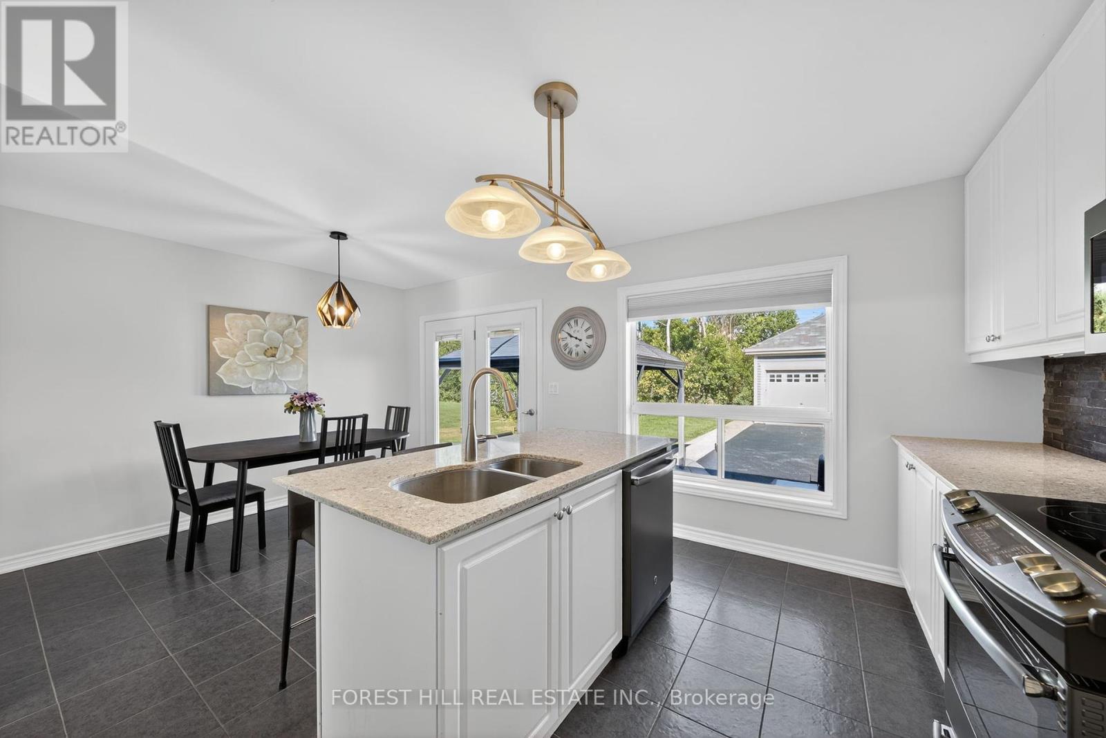 Photo 15 of 70 Robert Street S, Wasaga Beach ON