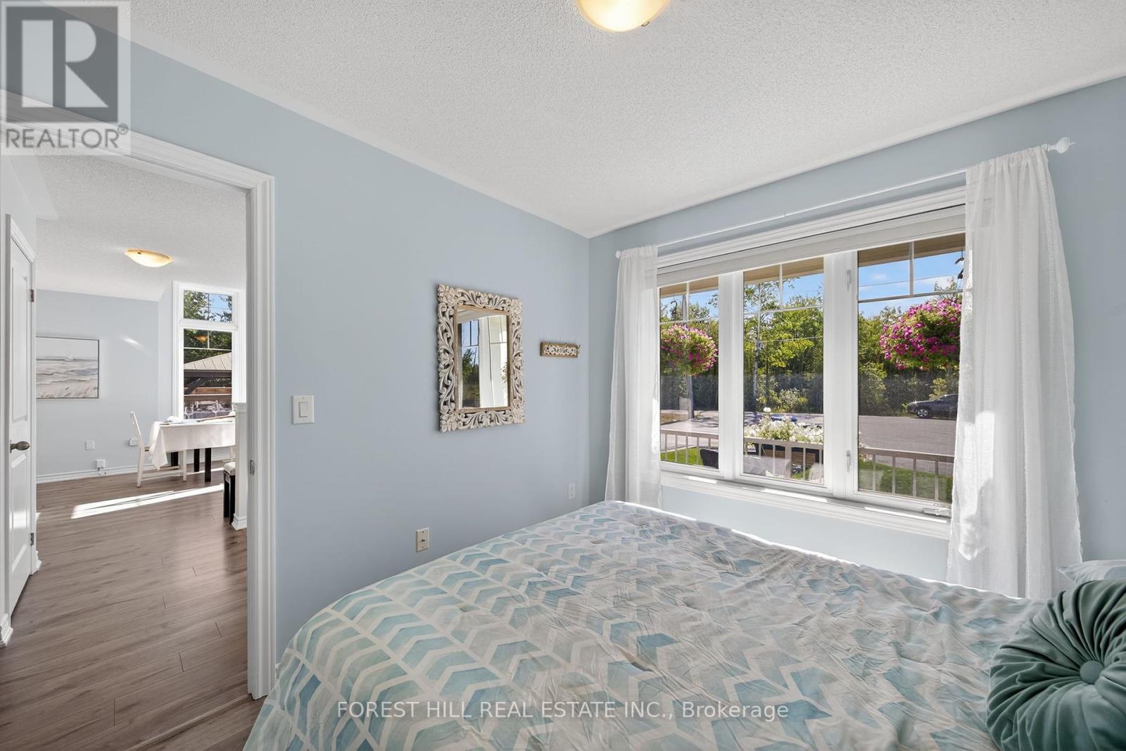 Photo 18 of 70 Robert Street S, Wasaga Beach ON