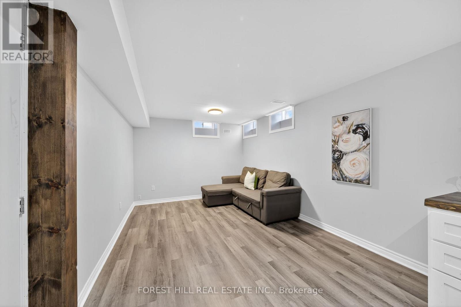 Photo 26 of 70 Robert Street S, Wasaga Beach ON