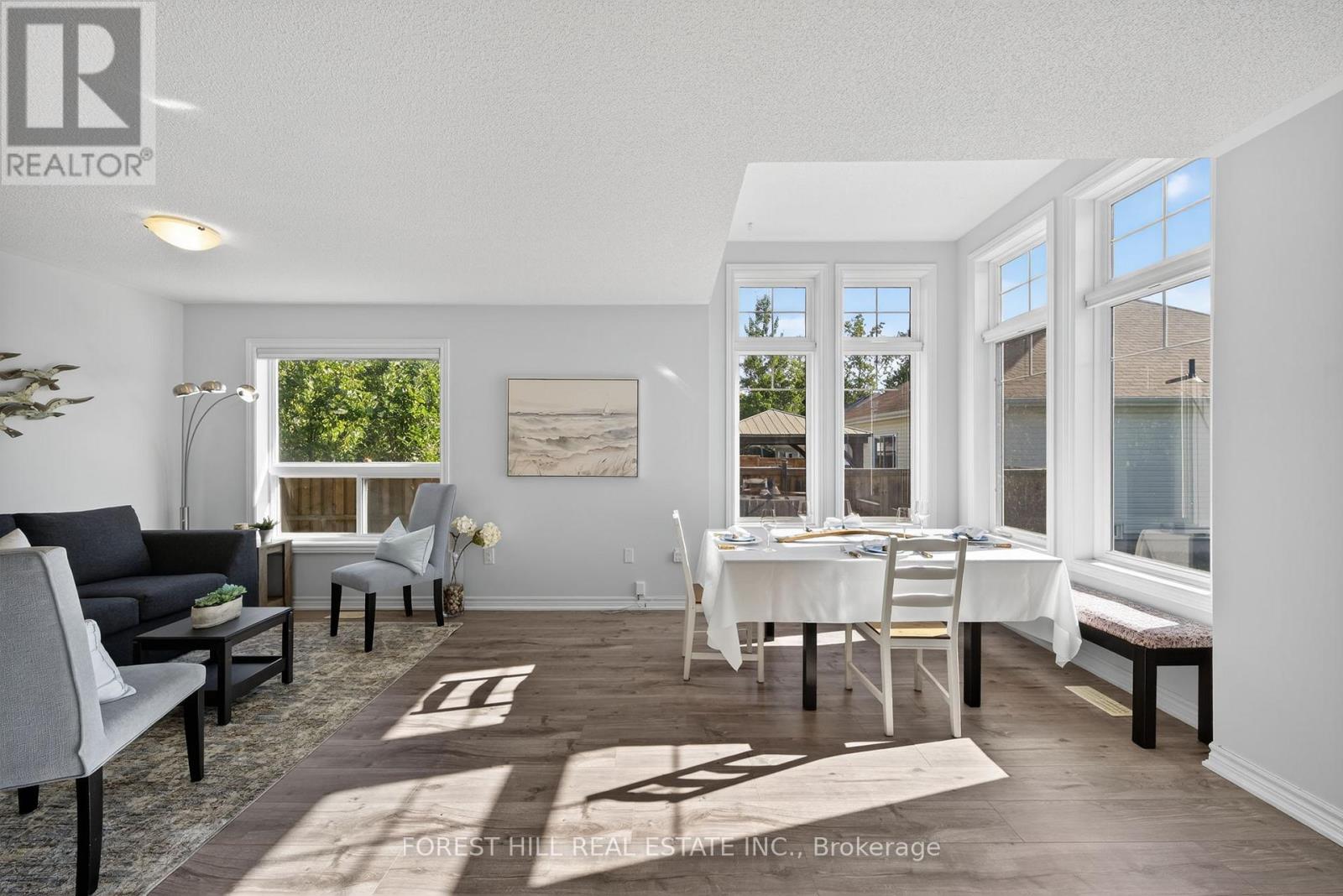 Photo 5 of 70 Robert Street S, Wasaga Beach ON