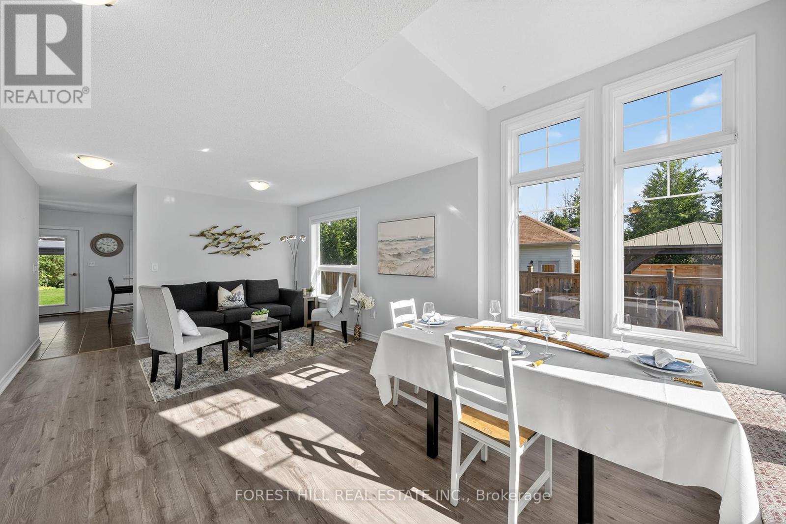 Photo 6 of 70 Robert Street S, Wasaga Beach ON