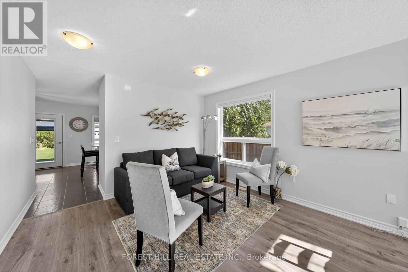 Photo 7 of 70 Robert Street S, Wasaga Beach ON