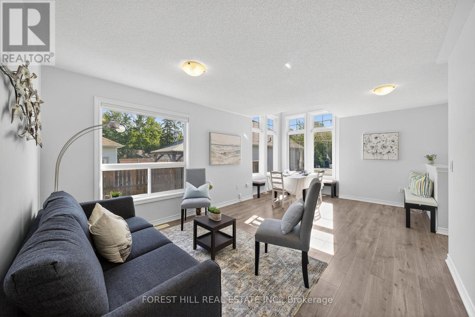 Photo 8 of 70 Robert Street S, Wasaga Beach ON