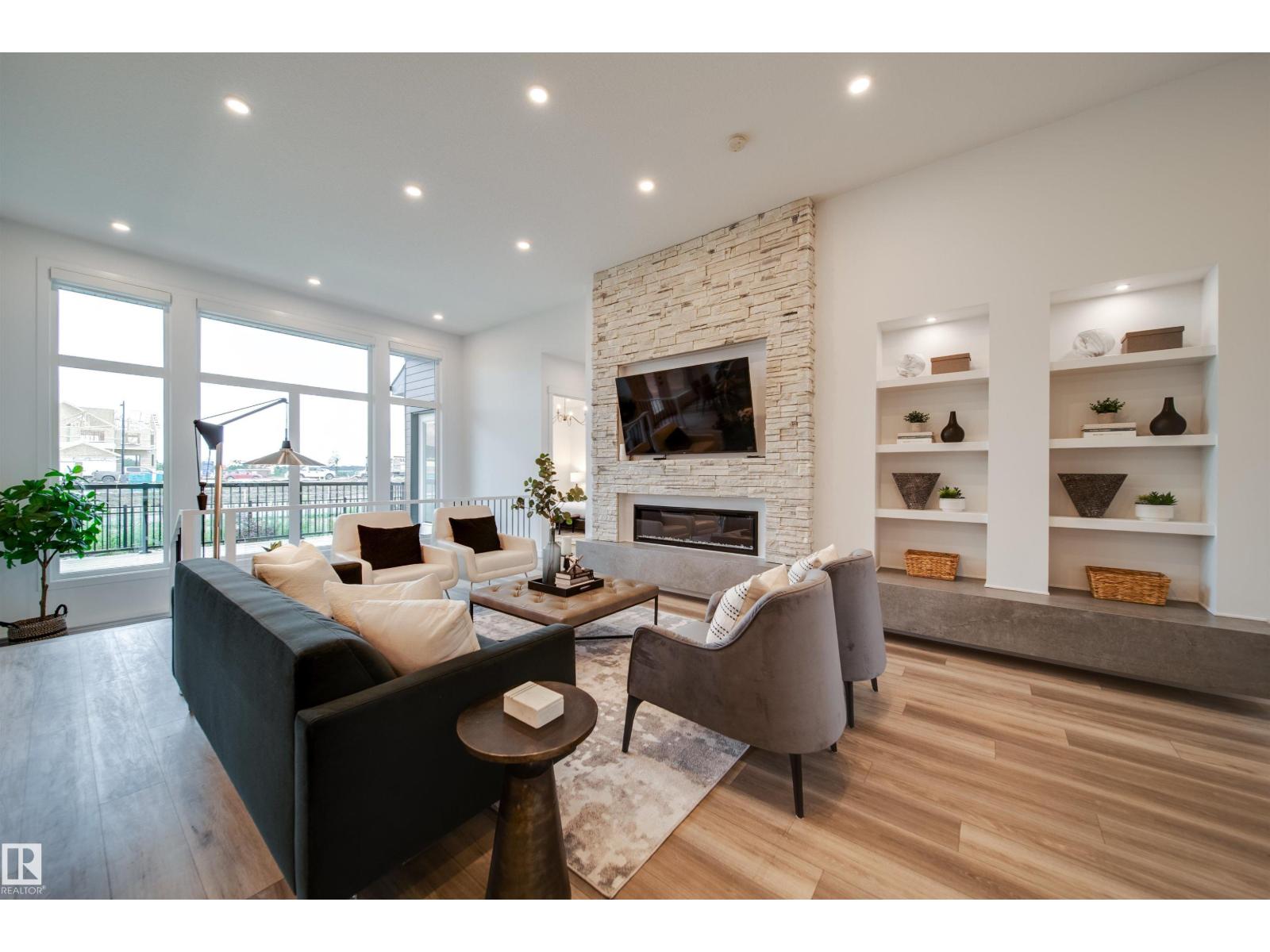 Photo 13 of 4832 Knight Cr Sw, Edmonton AB