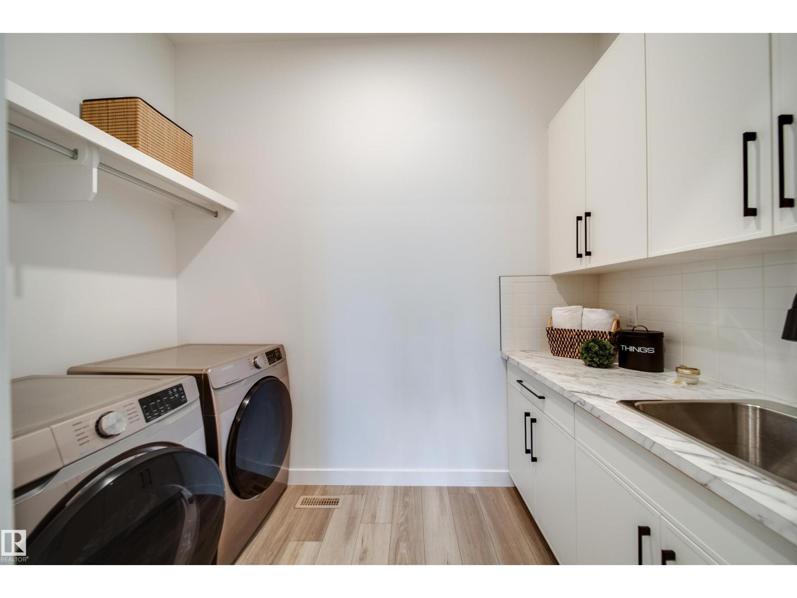 Photo 24 of 4832 Knight Cr Sw, Edmonton AB