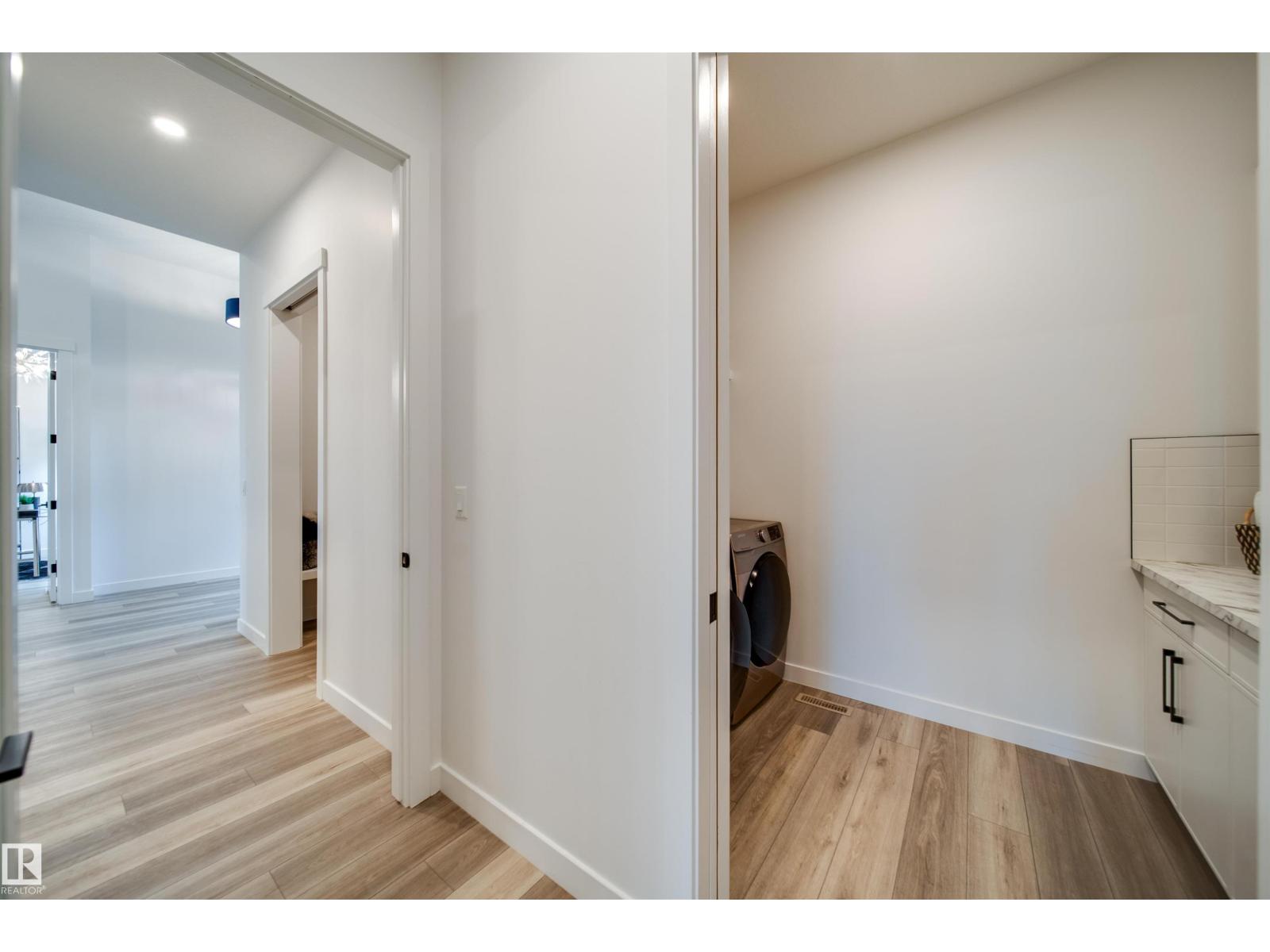 Photo 25 of 4832 Knight Cr Sw, Edmonton AB
