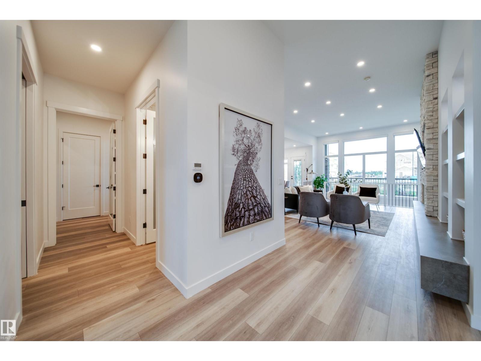 Photo 3 of 4832 Knight Cr Sw, Edmonton AB