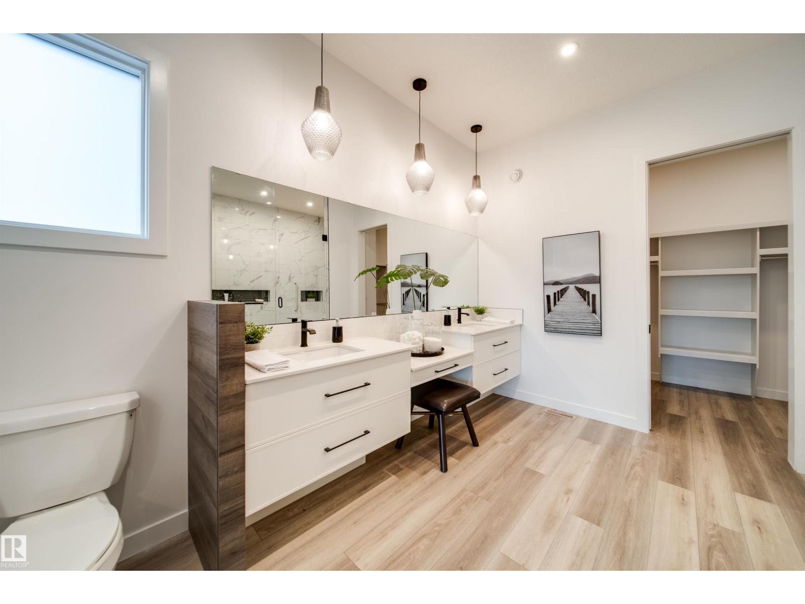 Photo 30 of 4832 Knight Cr Sw, Edmonton AB