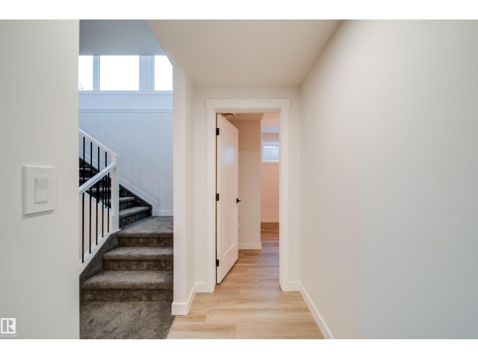 Photo 35 of 4832 Knight Cr Sw, Edmonton AB
