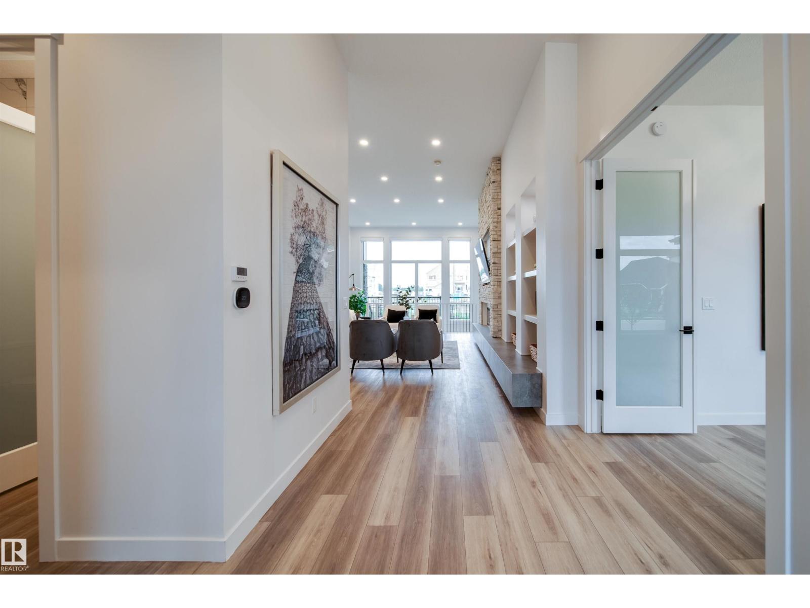 Photo 4 of 4832 Knight Cr Sw, Edmonton AB