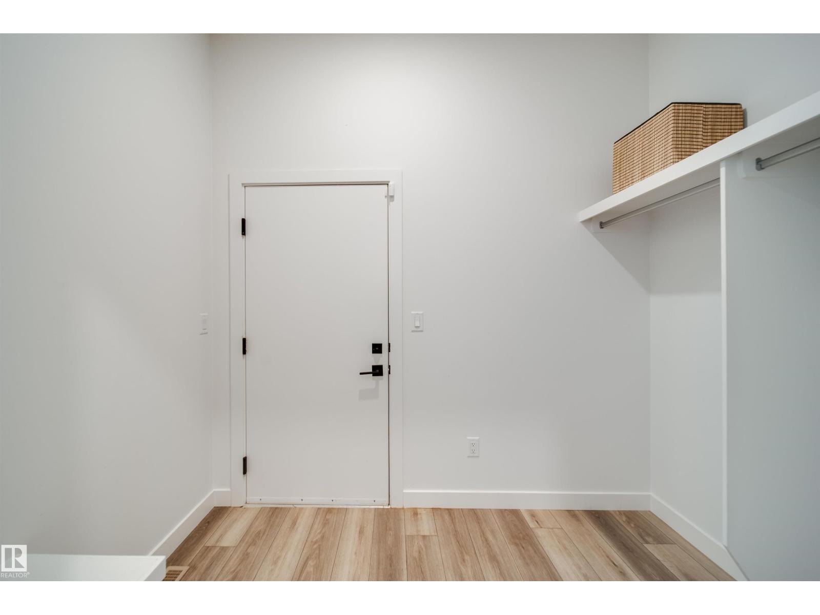Photo 48 of 4832 Knight Cr Sw, Edmonton AB