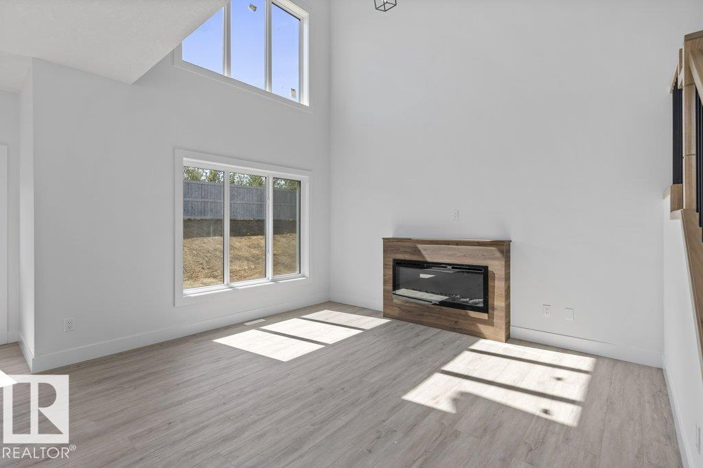 Photo 14 of 63 Silverstone Dr, Stony Plain AB