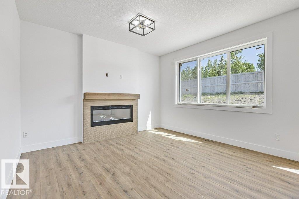 Photo 25 of 63 Silverstone Dr, Stony Plain AB