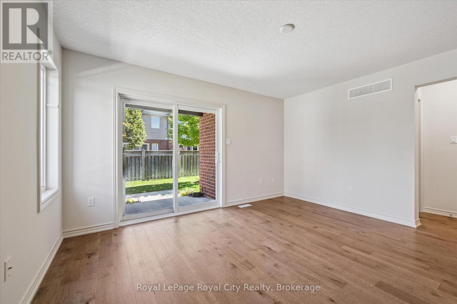 Photo 10 of 52 Aberdeen Street, Centre Wellington ON
